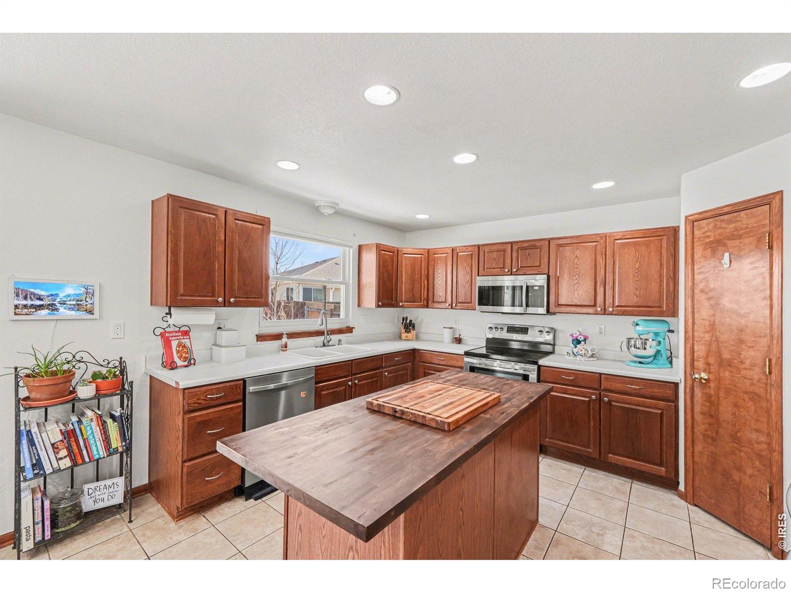MLS Image #9 for 13337  elizabeth court,thornton, Colorado