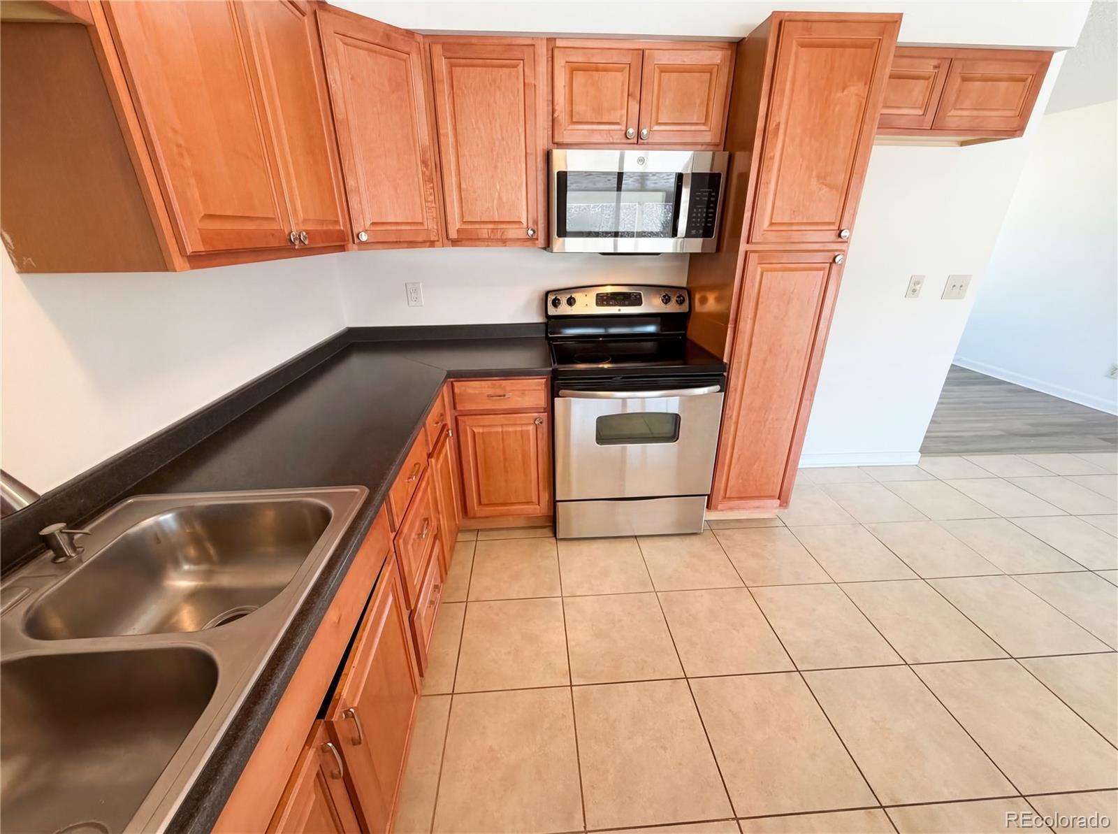 MLS Image #6 for 1587 s salem circle,aurora, Colorado
