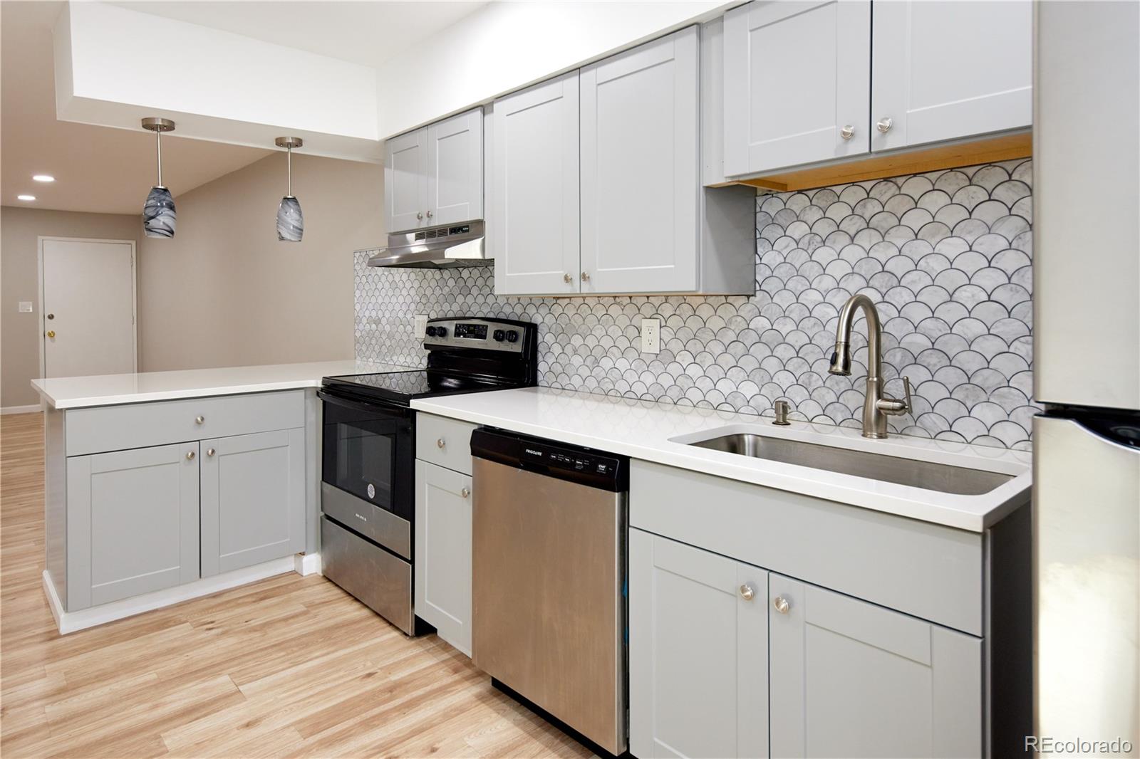MLS Image #10 for 7050 w cedar avenue,lakewood, Colorado