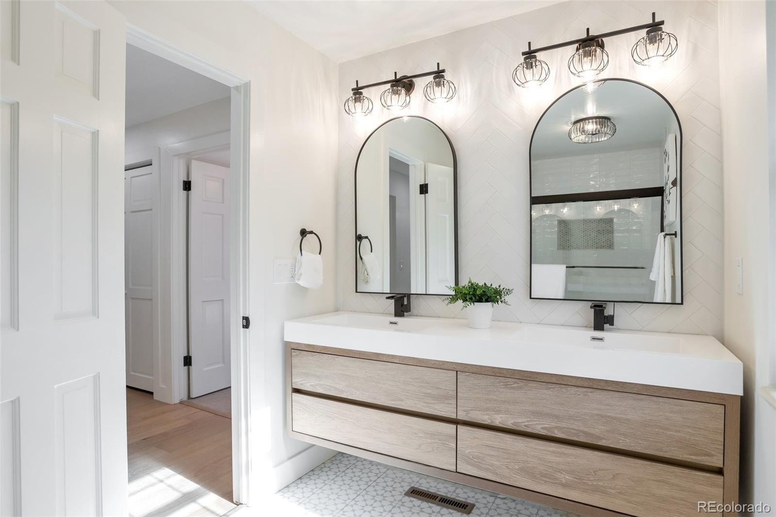 MLS Image #18 for 5871 s laurel ,littleton, Colorado