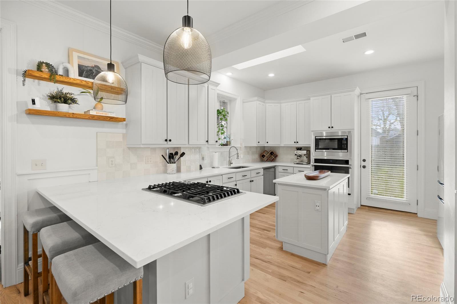 MLS Image #11 for 957 s clarkson street,denver, Colorado