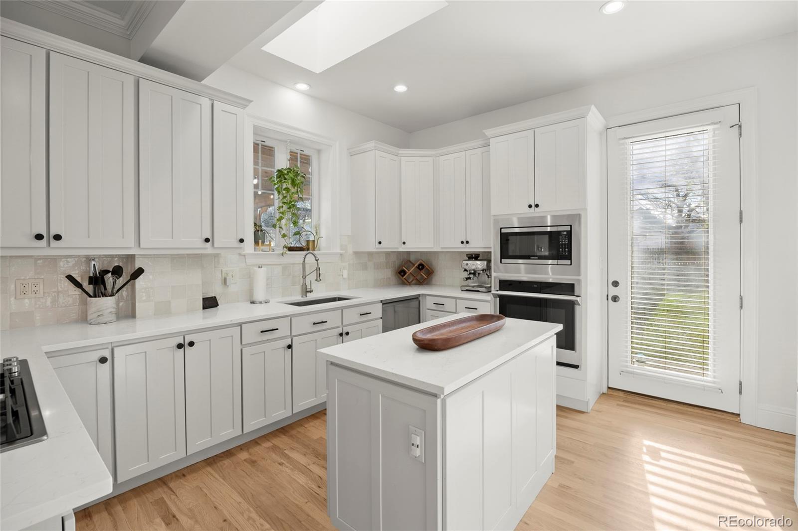 MLS Image #13 for 957 s clarkson street,denver, Colorado