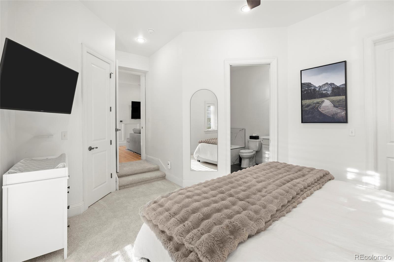 MLS Image #19 for 957 s clarkson street,denver, Colorado