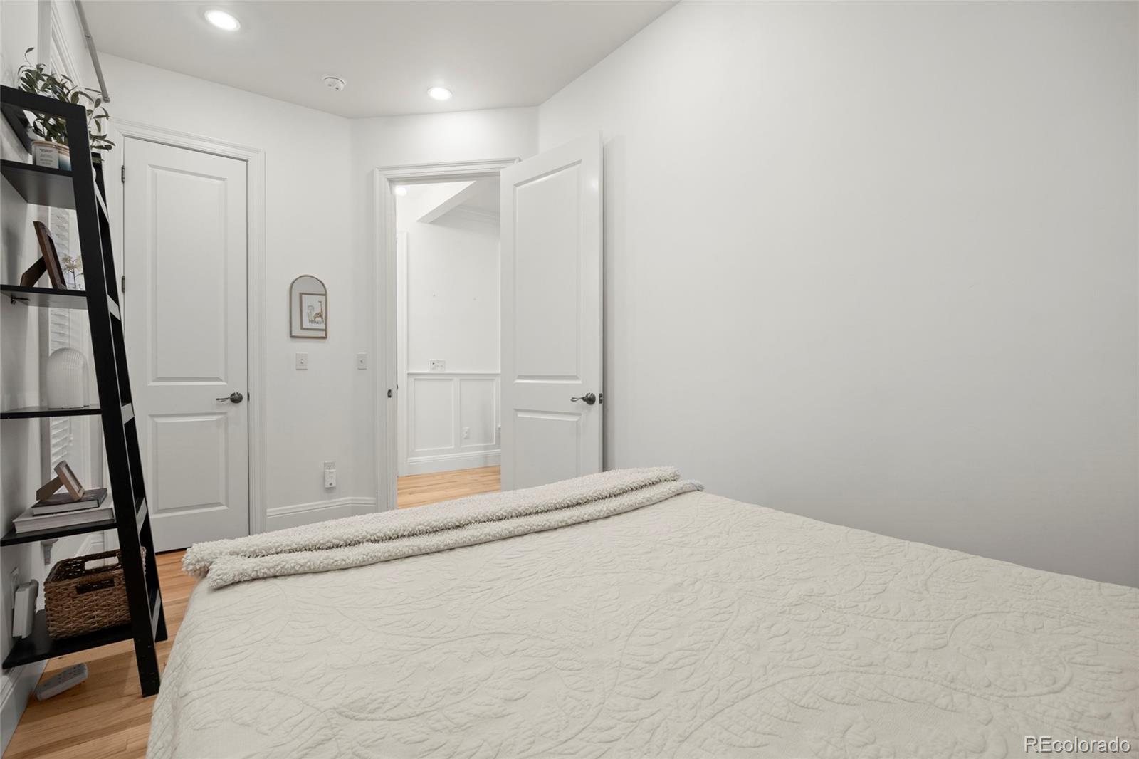 MLS Image #23 for 957 s clarkson street,denver, Colorado