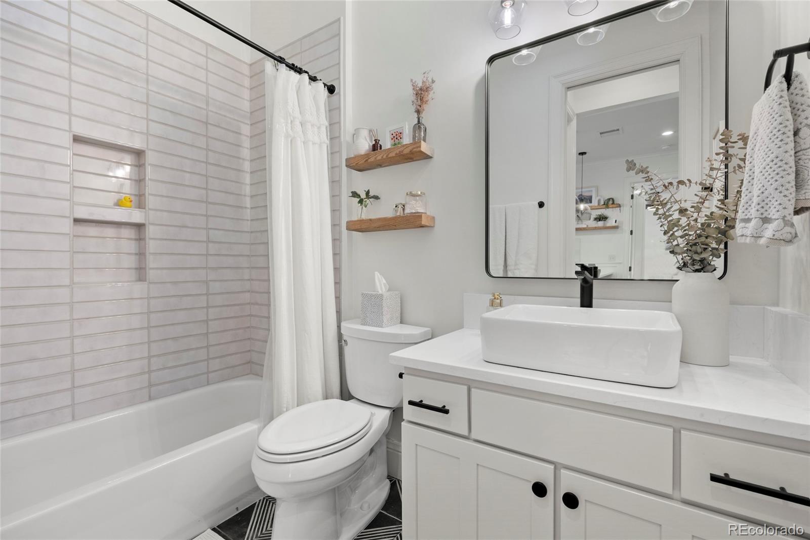 MLS Image #24 for 957 s clarkson street,denver, Colorado