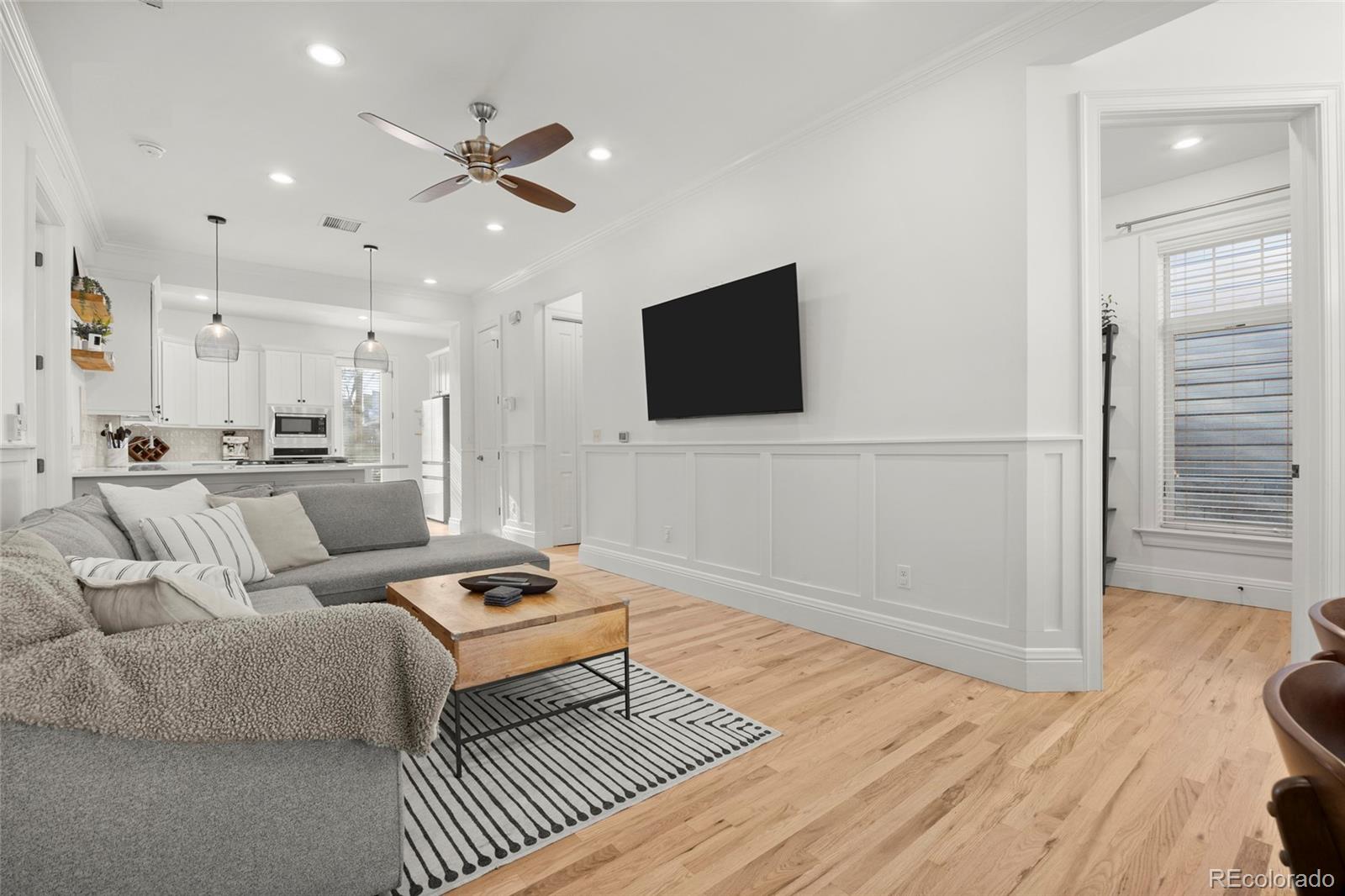 MLS Image #6 for 957 s clarkson street,denver, Colorado