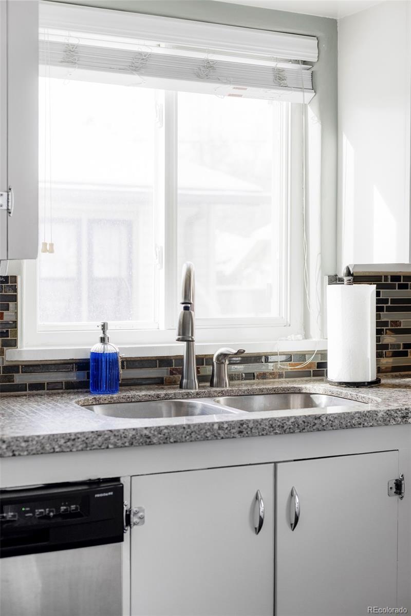 MLS Image #11 for 2225 s marion street,denver, Colorado