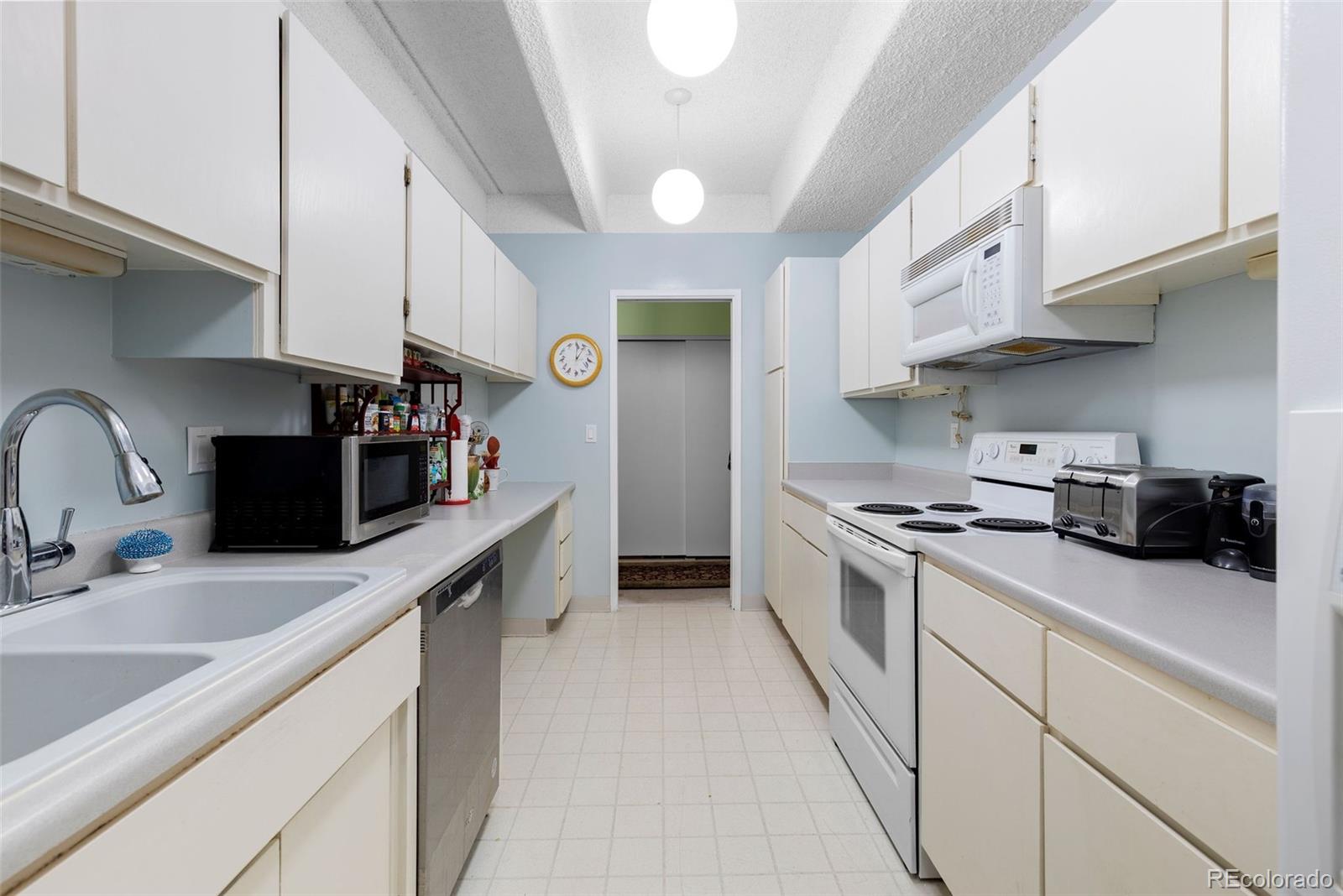 MLS Image #2 for 7877 e mississippi avenue 607,denver, Colorado