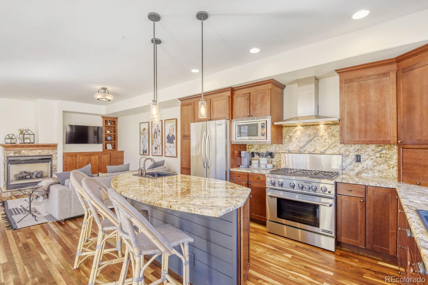 MLS Image #14 for 2022 s washington street,denver, Colorado