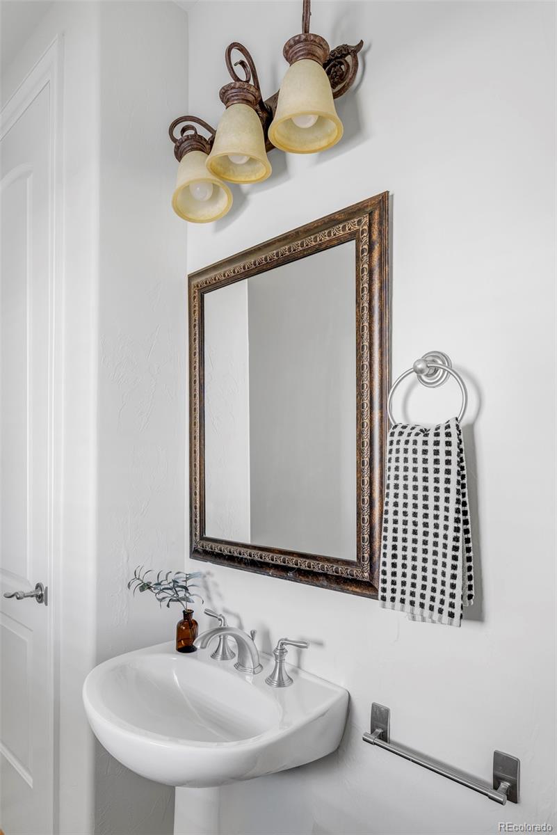 MLS Image #10 for 2860  clinton street,denver, Colorado