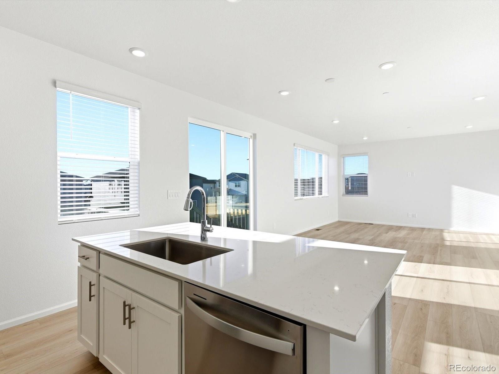 MLS Image #10 for 8941  sedalia street,commerce city, Colorado