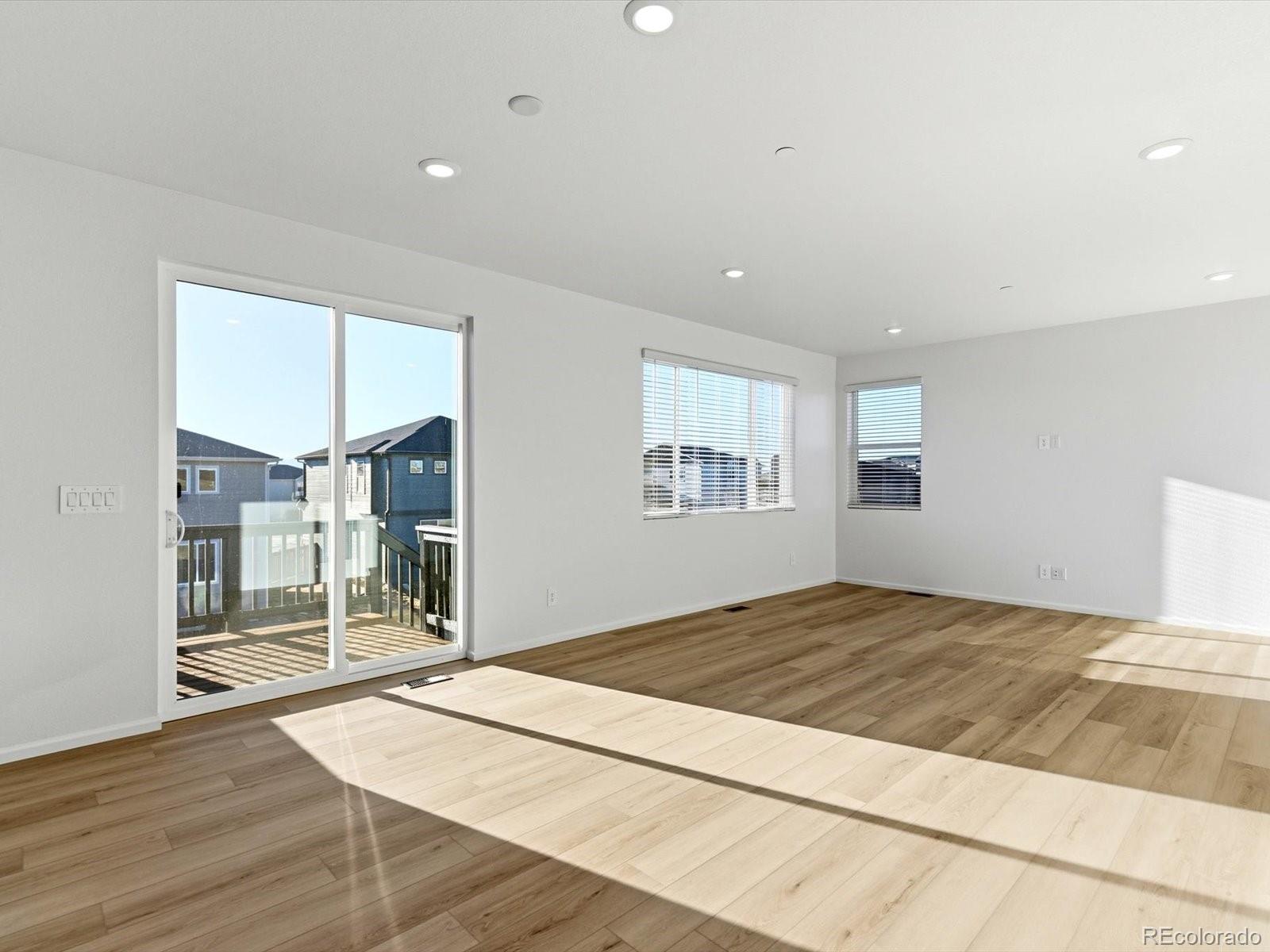MLS Image #4 for 8941  sedalia street,commerce city, Colorado
