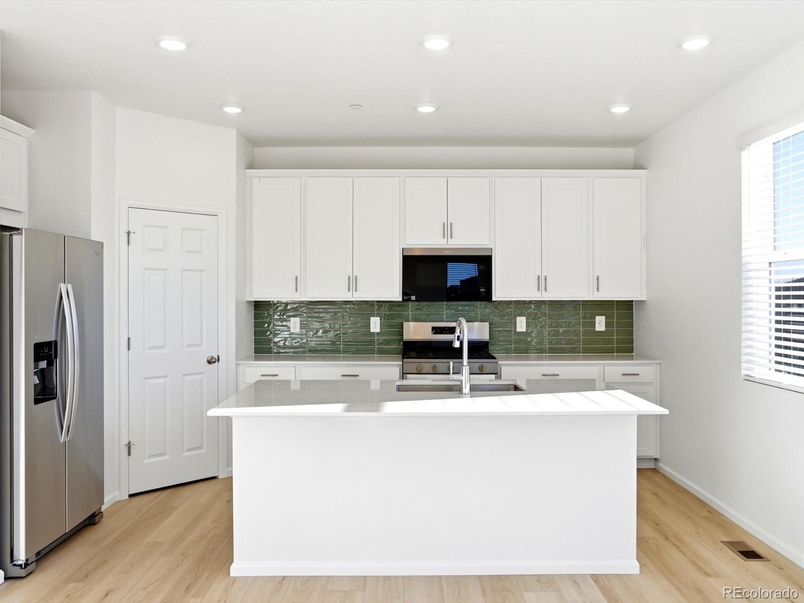 MLS Image #6 for 8941  sedalia street,commerce city, Colorado