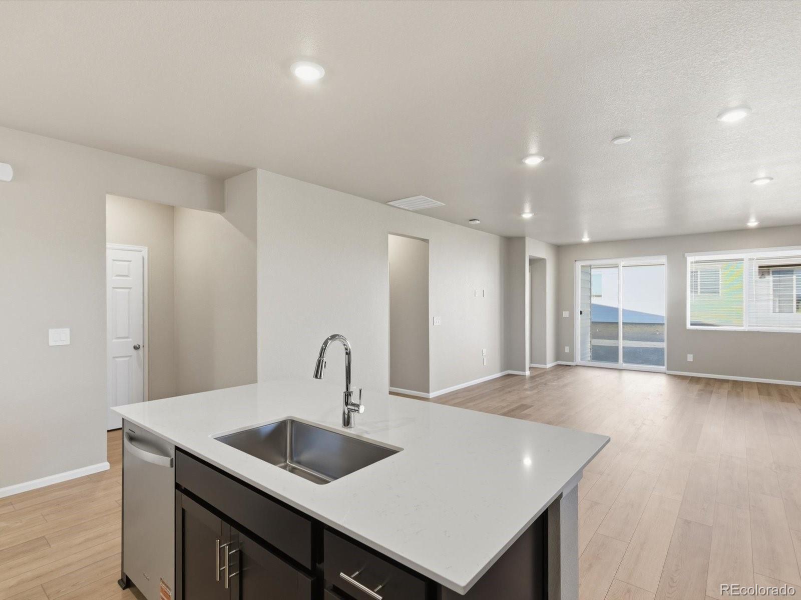 MLS Image #11 for 8906  rifle street,commerce city, Colorado