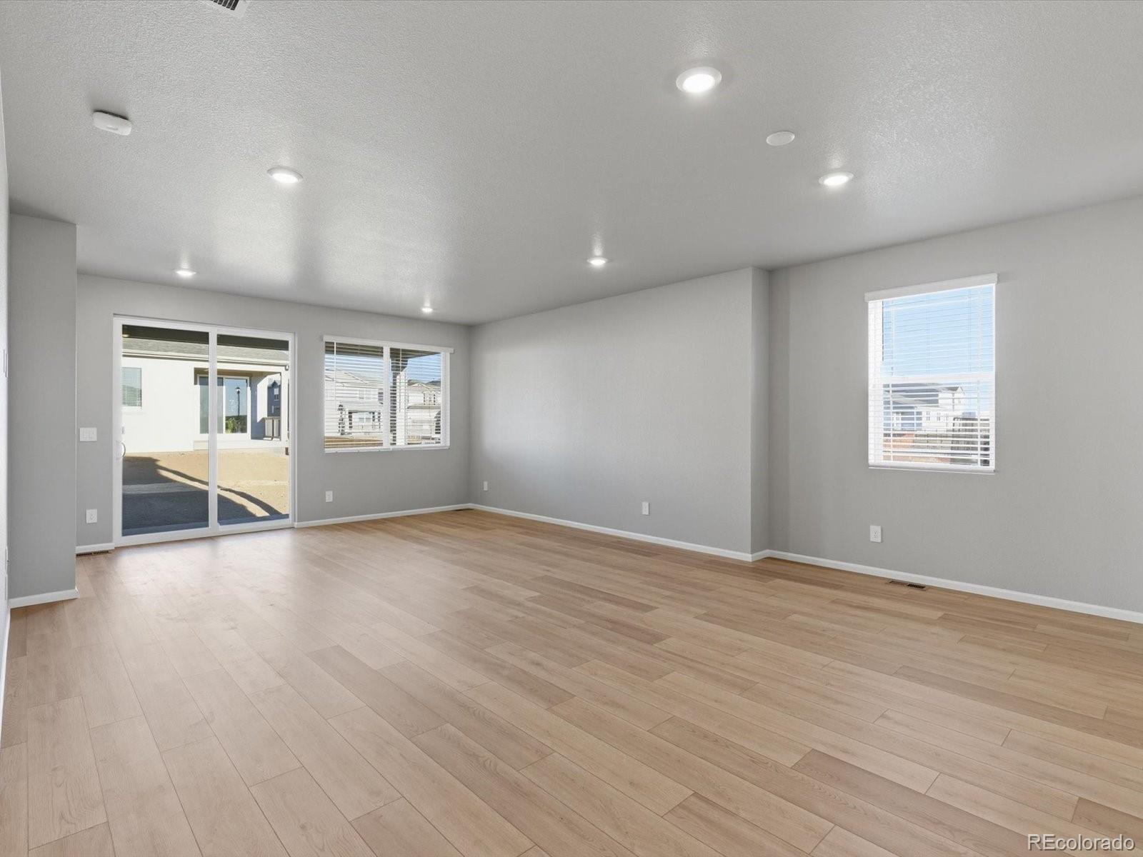 MLS Image #3 for 8906  rifle street,commerce city, Colorado