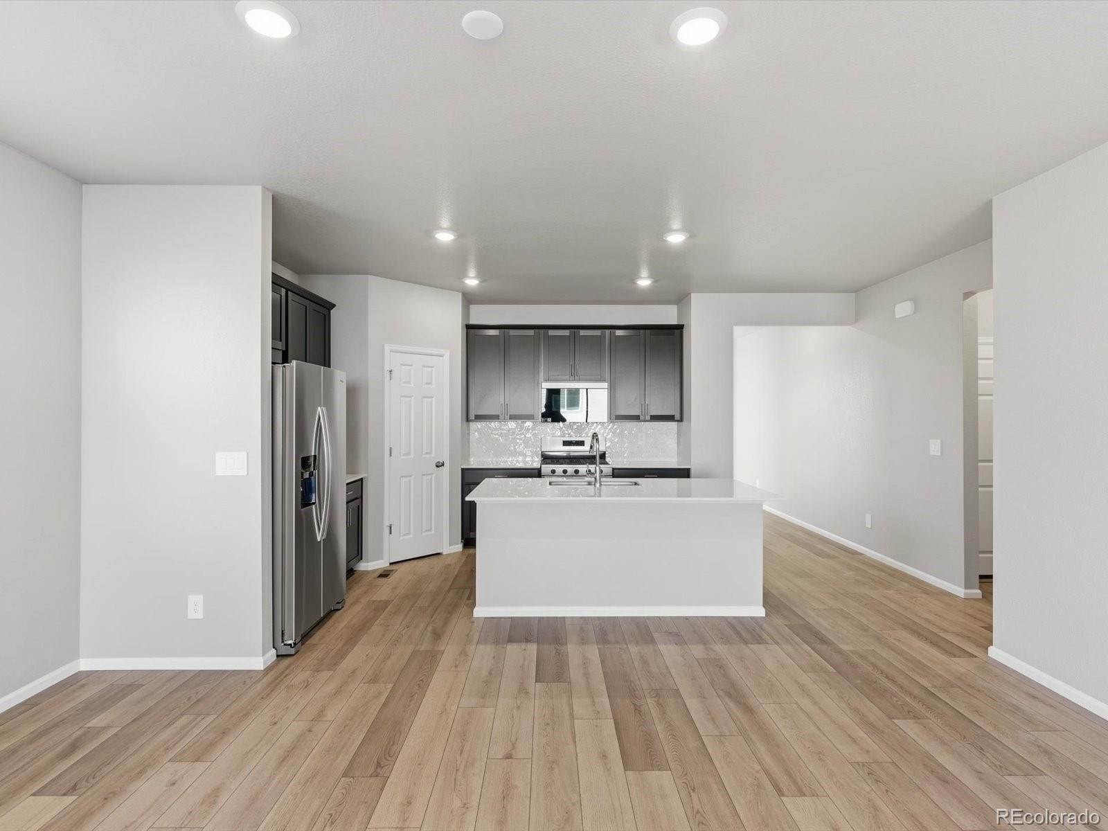 MLS Image #6 for 8906  rifle street,commerce city, Colorado