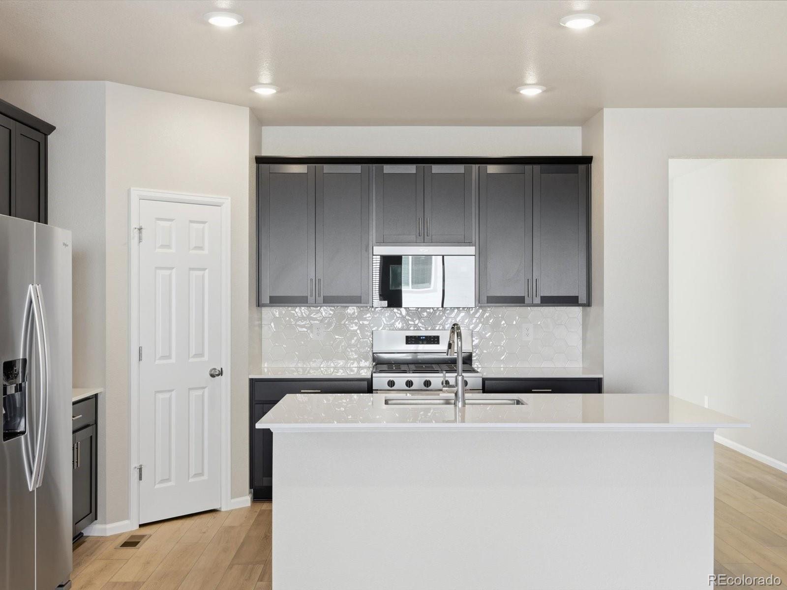 MLS Image #7 for 8906  rifle street,commerce city, Colorado