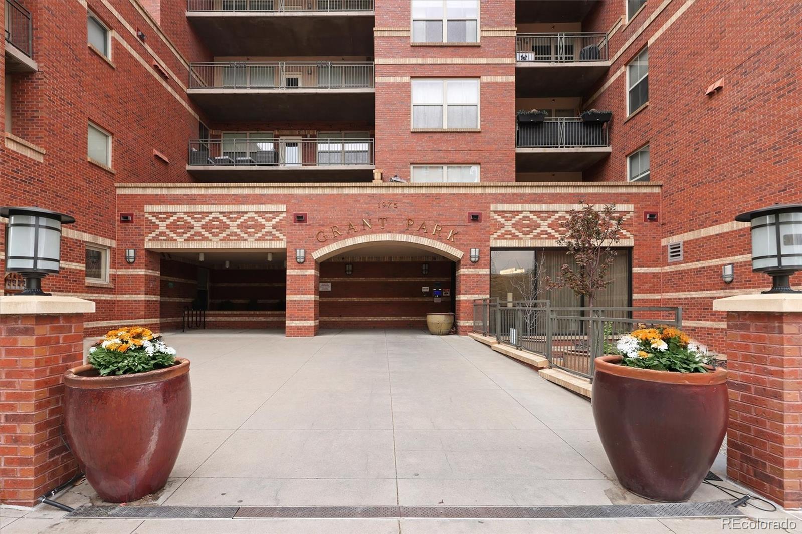 MLS Image #2 for 1975 n grant street 229,denver, Colorado