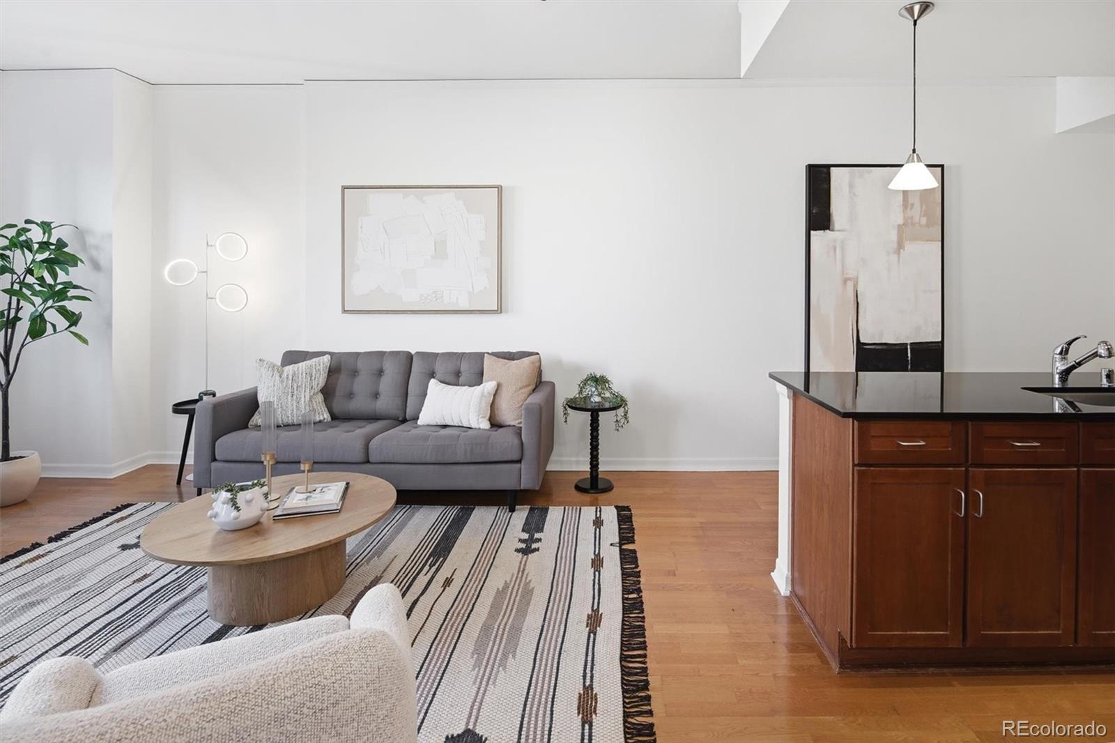 MLS Image #5 for 1975 n grant street 229,denver, Colorado