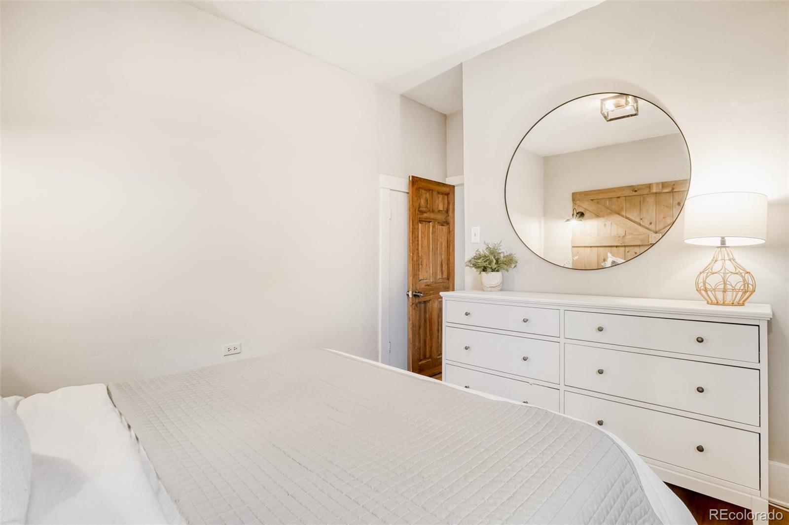 MLS Image #10 for 2136 s franklin street,denver, Colorado