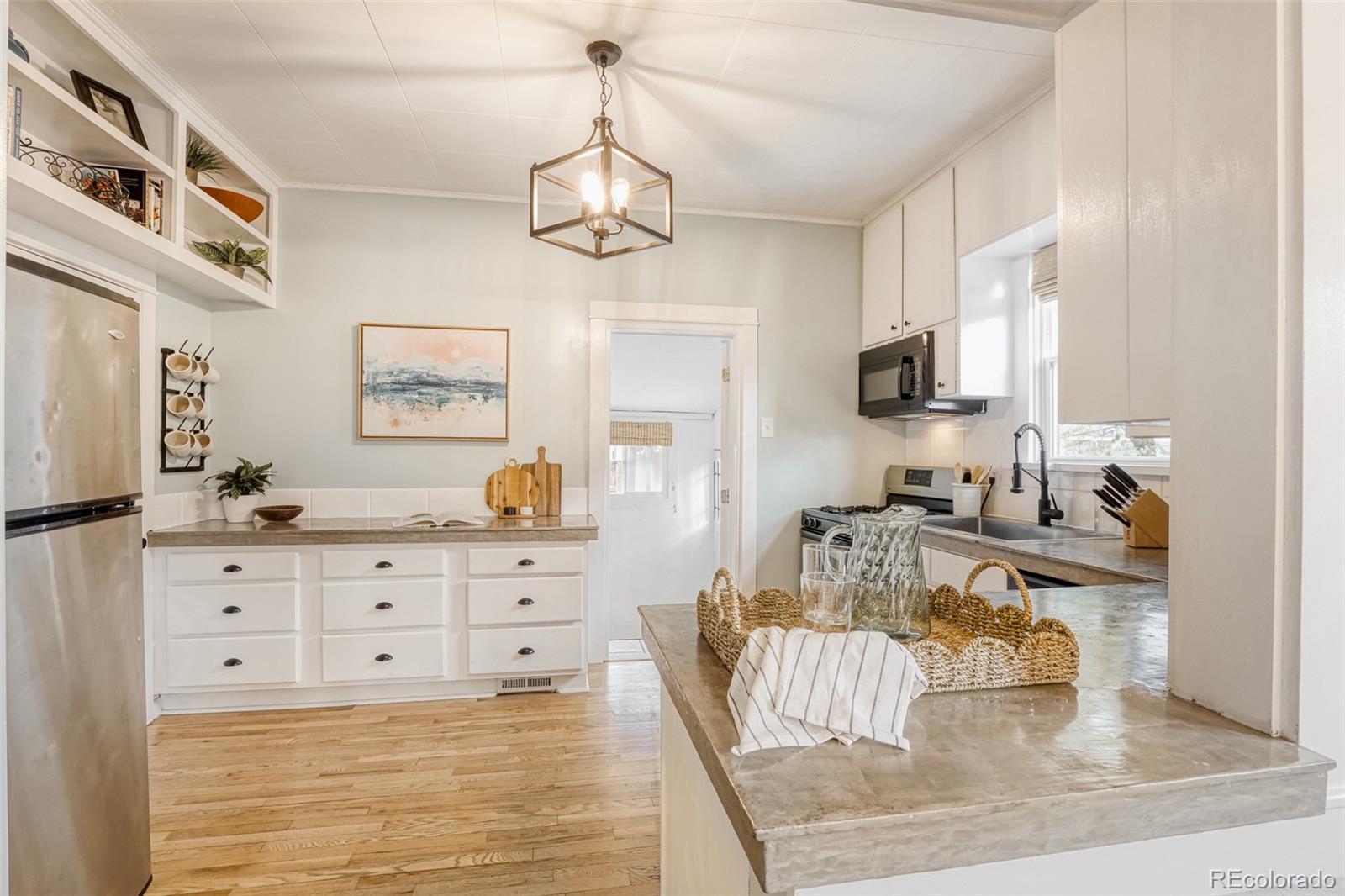 MLS Image #6 for 2136 s franklin street,denver, Colorado