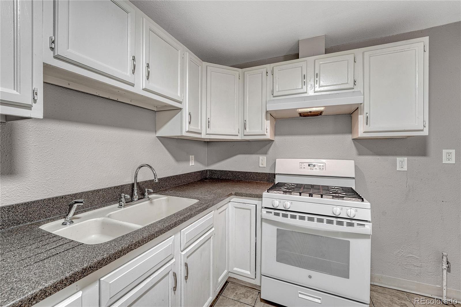 MLS Image #2 for 1158 s navajo street,denver, Colorado