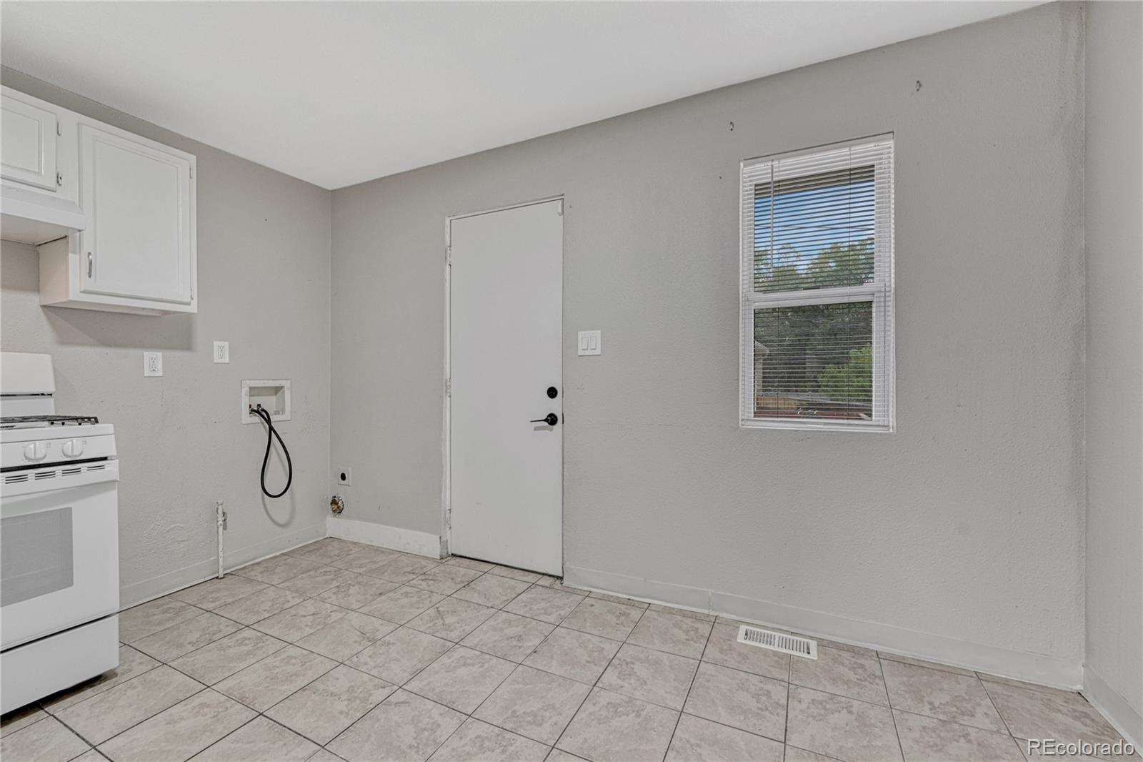 MLS Image #8 for 1158 s navajo street,denver, Colorado
