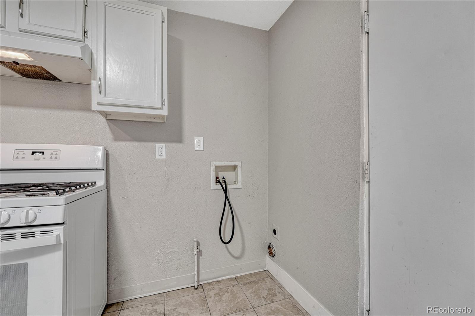 MLS Image #9 for 1158 s navajo street,denver, Colorado