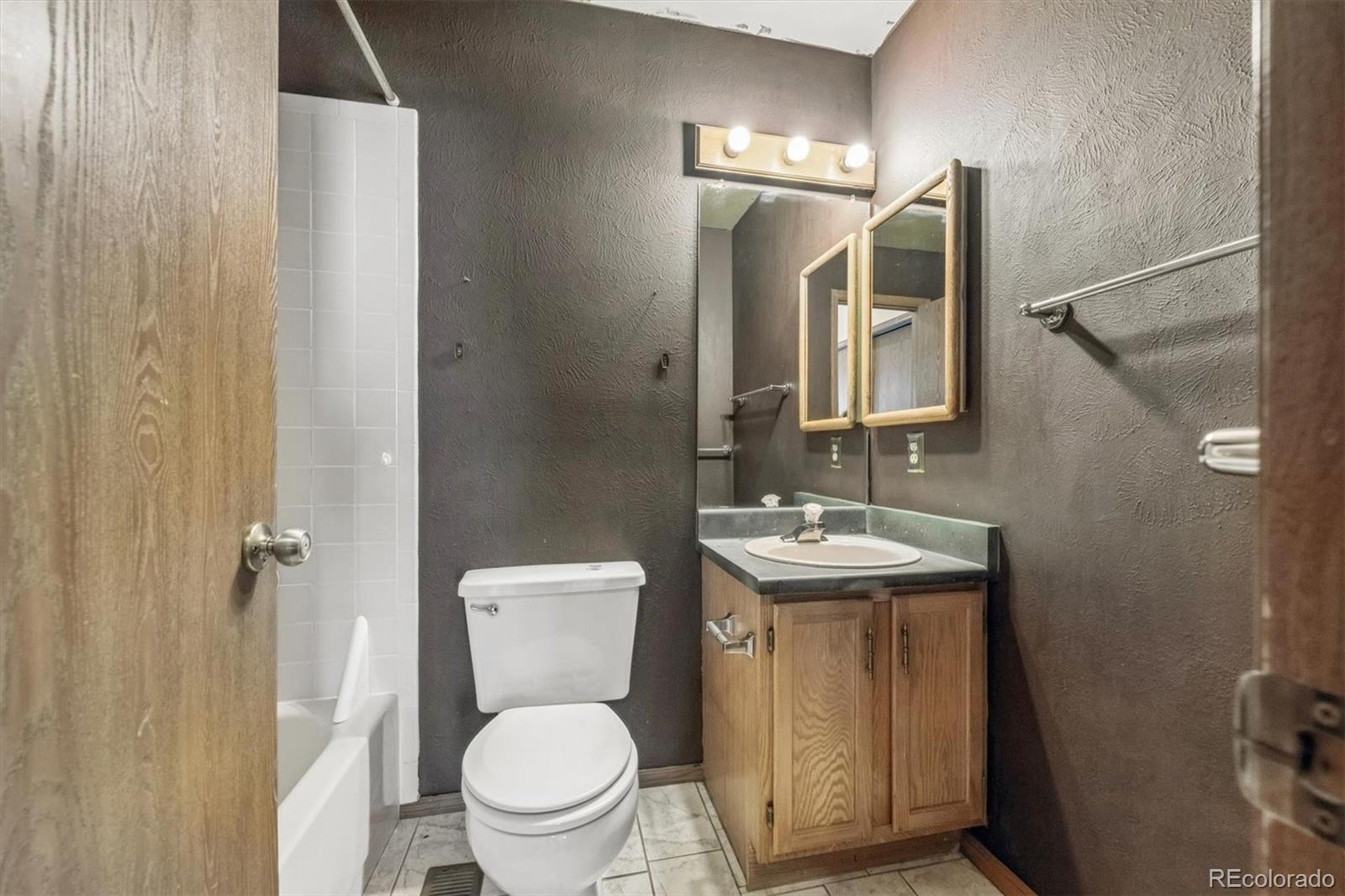 MLS Image #19 for 10359 w fair avenue c,littleton, Colorado
