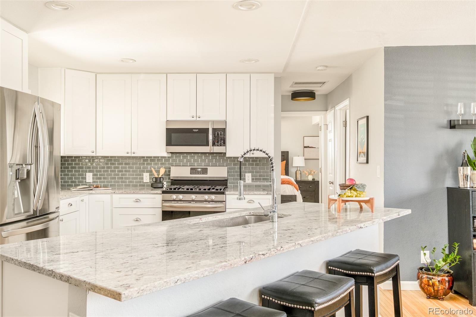 MLS Image #10 for 5634 e minnesota drive,denver, Colorado