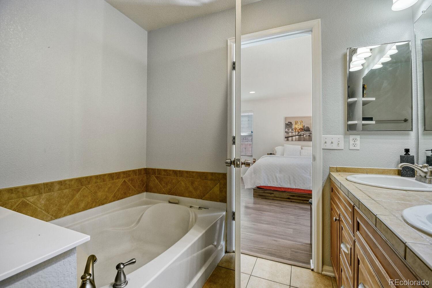 MLS Image #11 for 15686  randolph place,denver, Colorado