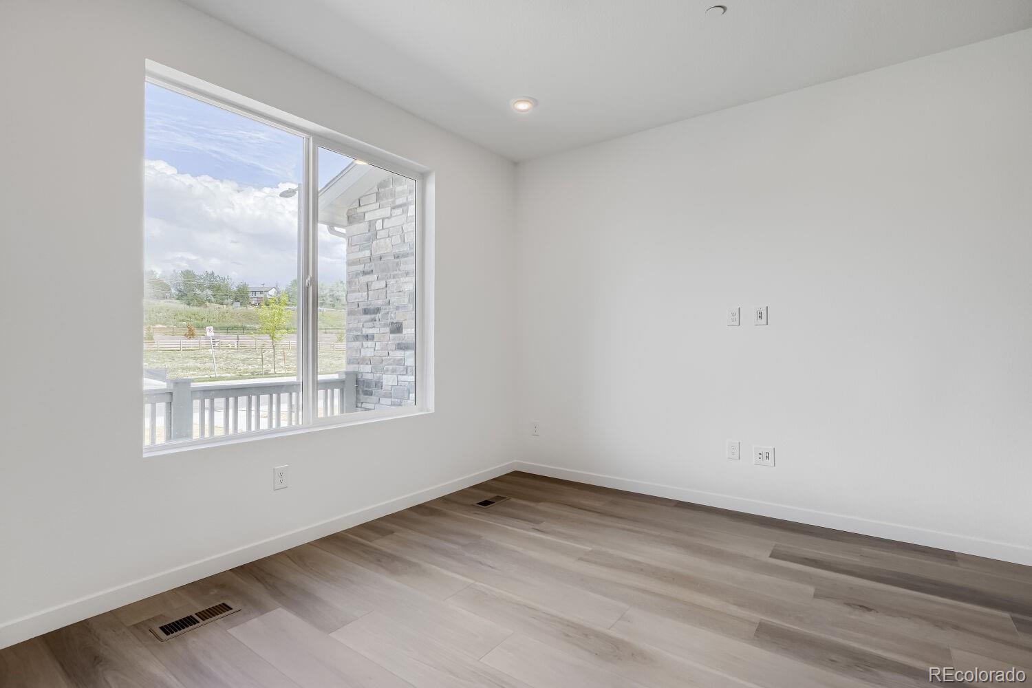 MLS Image #1 for 7643 s mobile way,centennial, Colorado