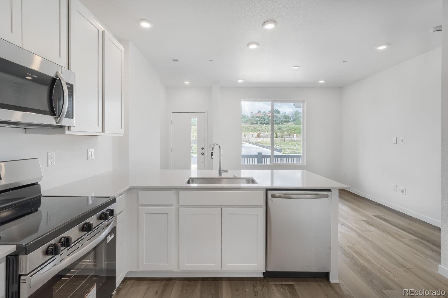 MLS Image #3 for 7643 s mobile way,centennial, Colorado