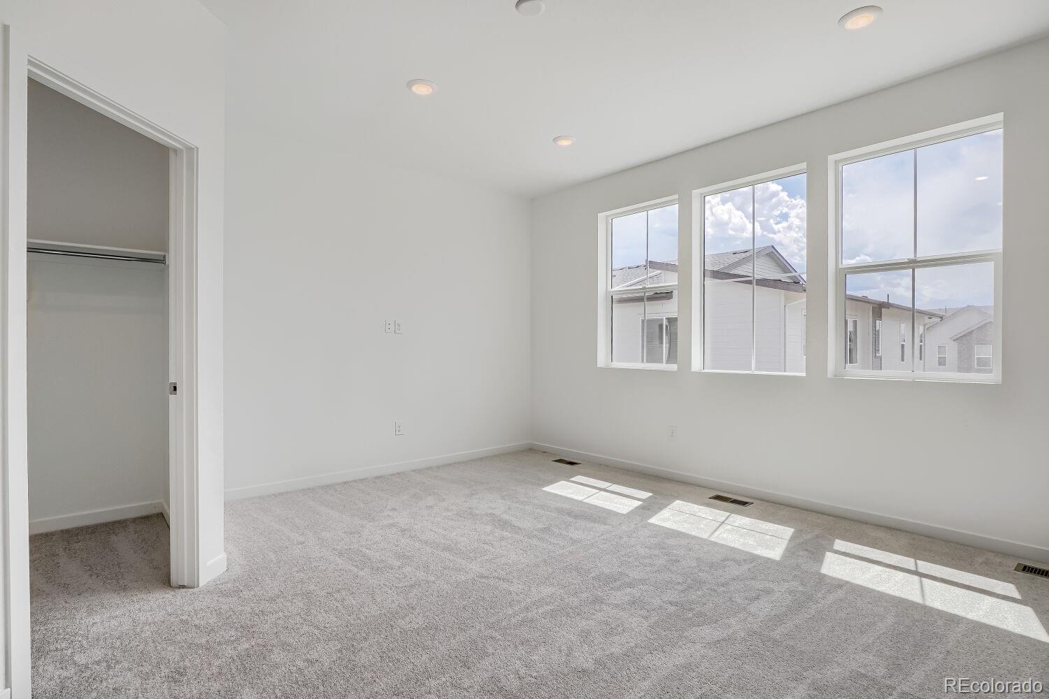 MLS Image #5 for 7643 s mobile way,centennial, Colorado