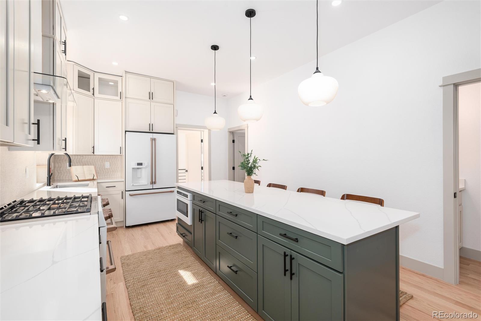 MLS Image #14 for 1643  adams street,denver, Colorado