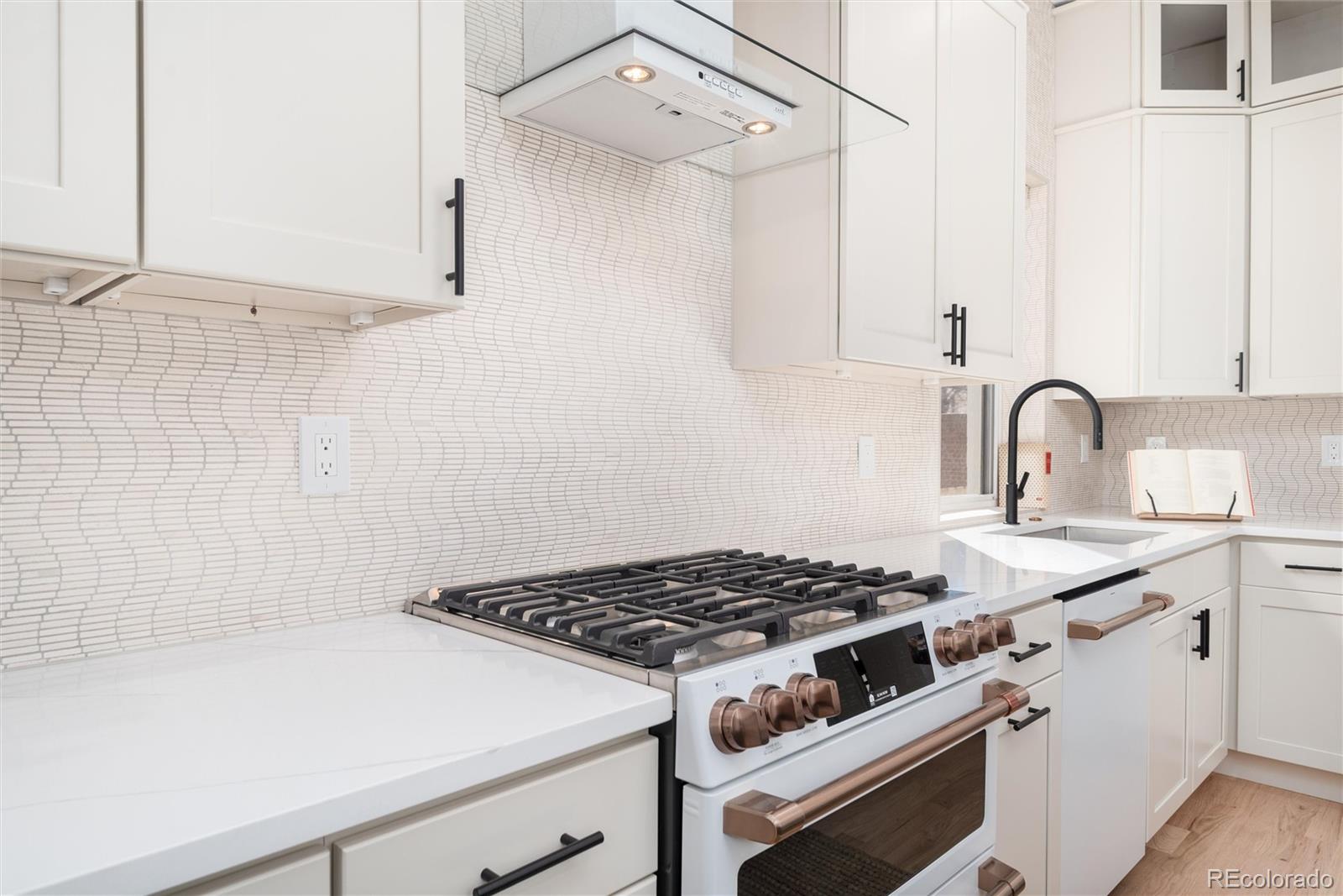 MLS Image #15 for 1643  adams street,denver, Colorado