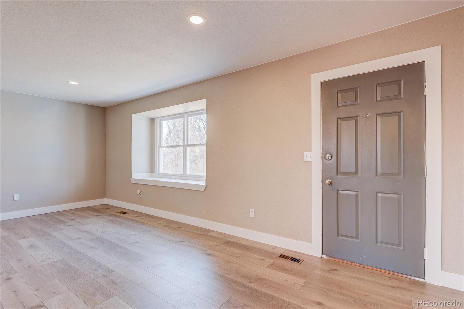 MLS Image #1 for 9418  lou drive,thornton, Colorado