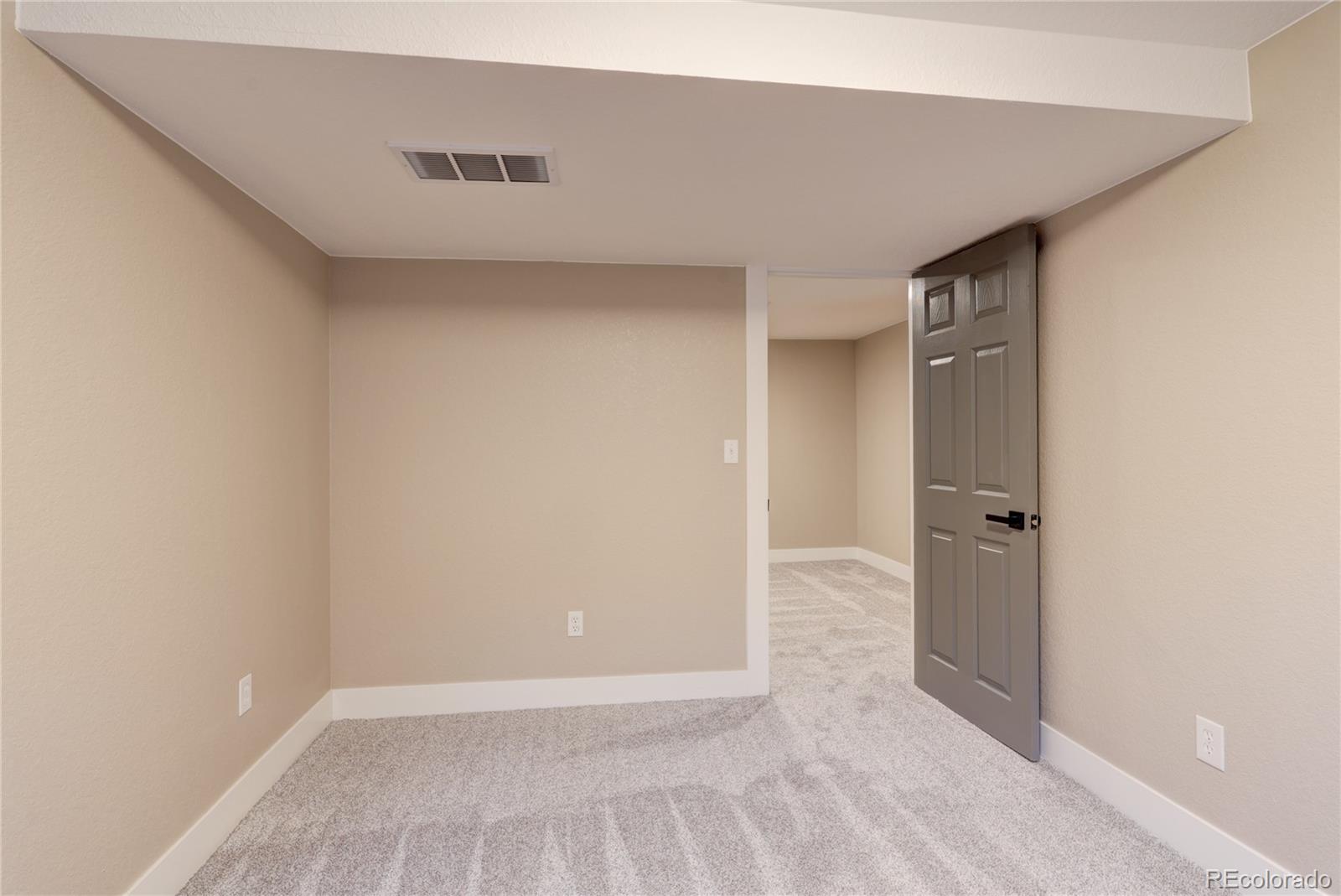 MLS Image #29 for 9418  lou drive,thornton, Colorado