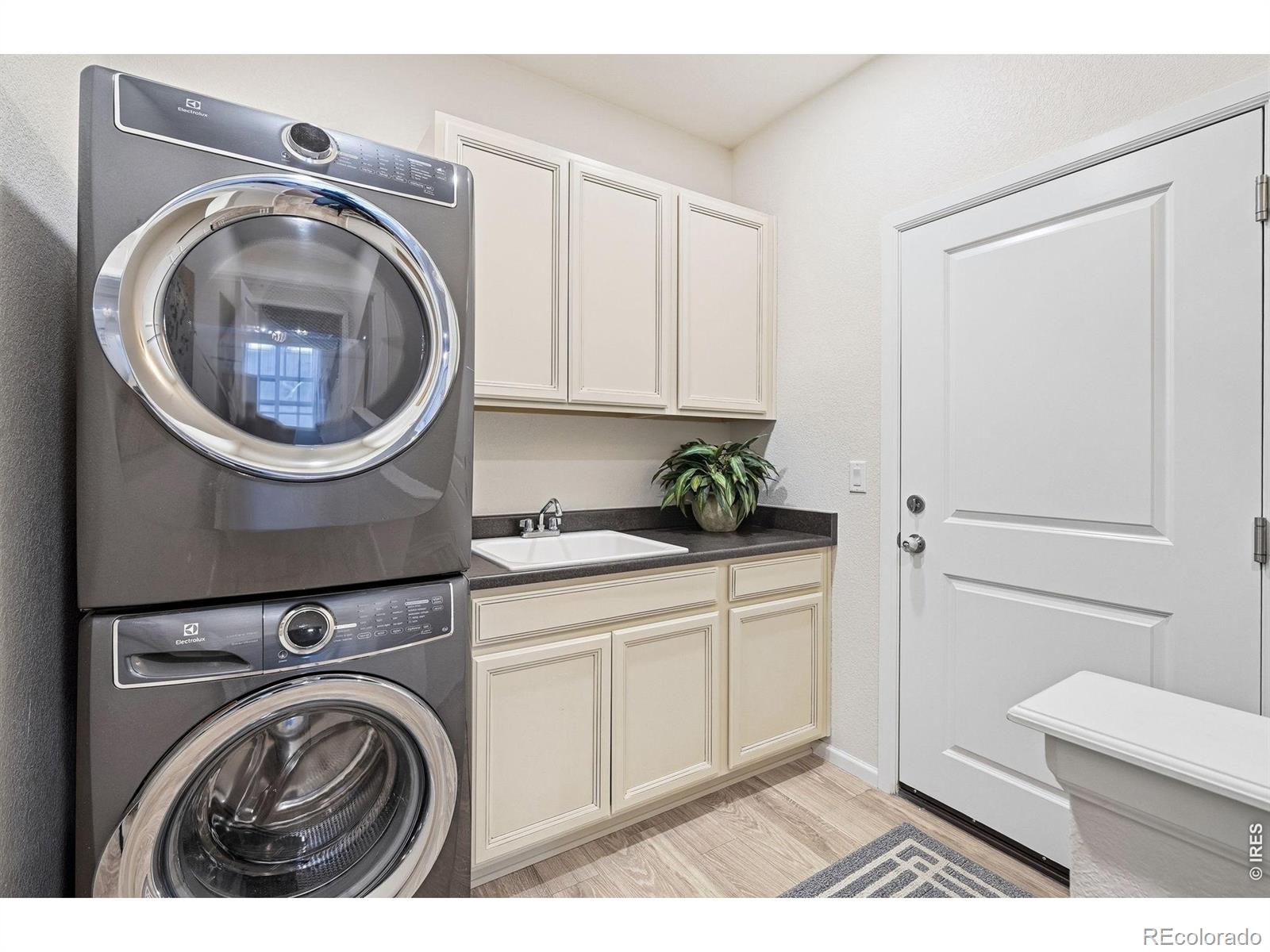 MLS Image #24 for 129  pipit lake way,erie, Colorado