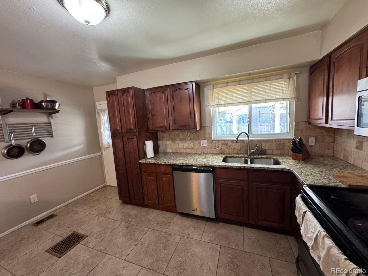 MLS Image #6 for 16006 e warren place,aurora, Colorado
