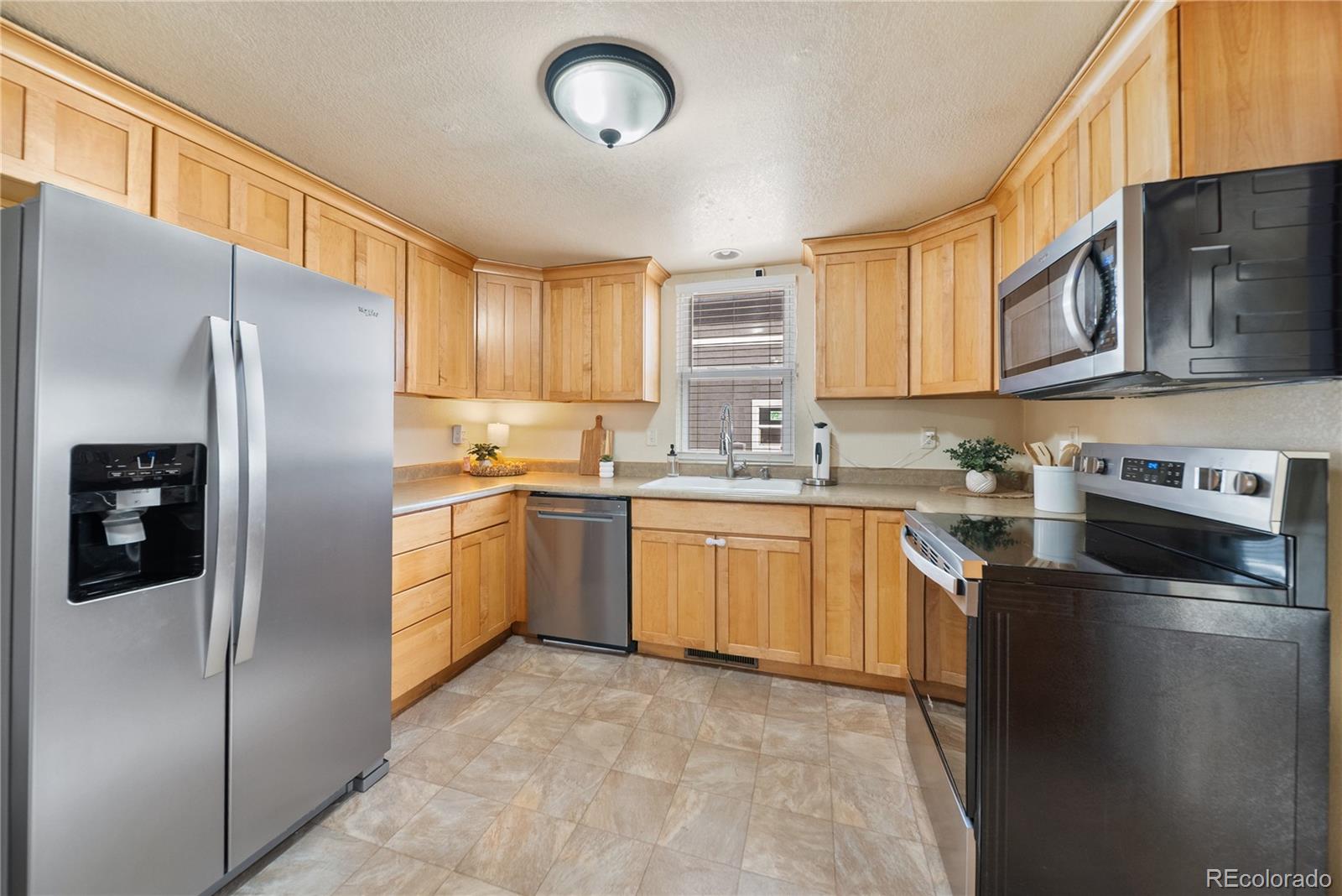 MLS Image #15 for 550  custer avenue,akron, Colorado