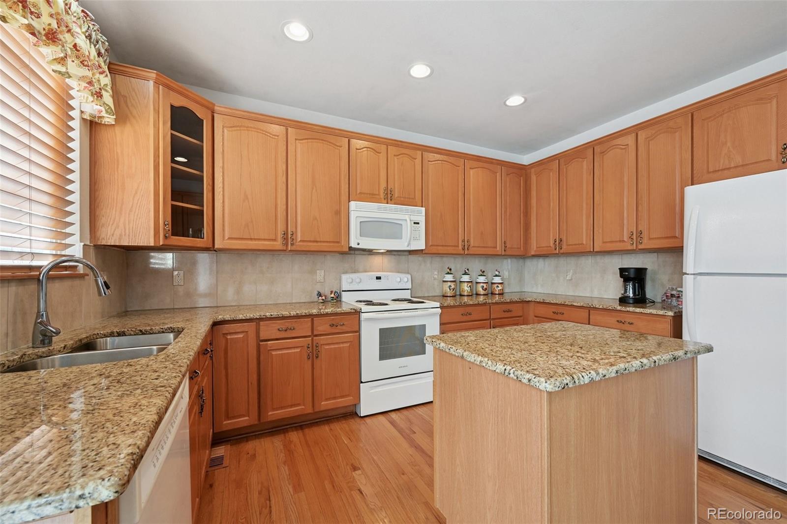 MLS Image #7 for 7384 s memphis street,aurora, Colorado
