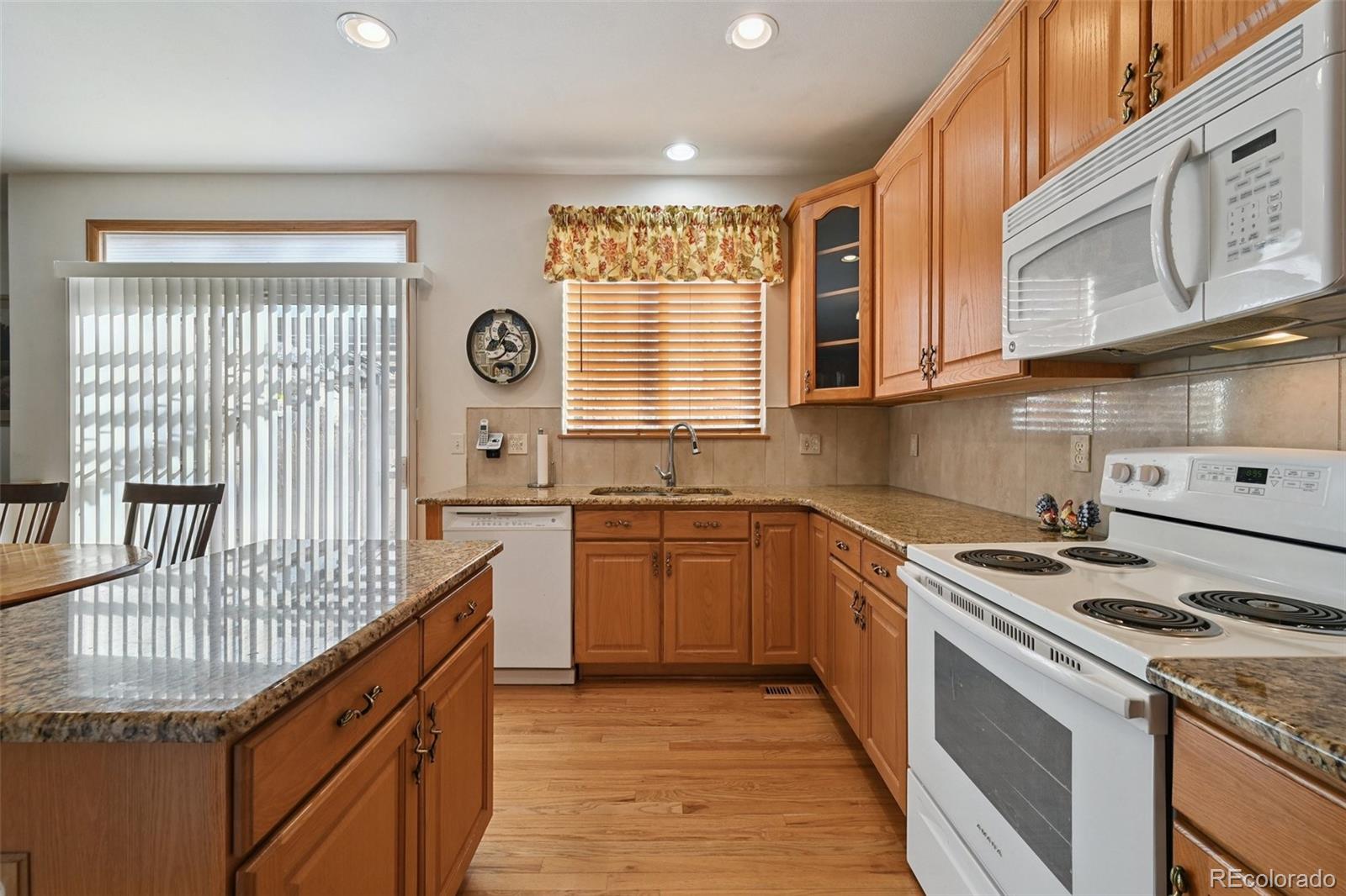 MLS Image #8 for 7384 s memphis street,aurora, Colorado
