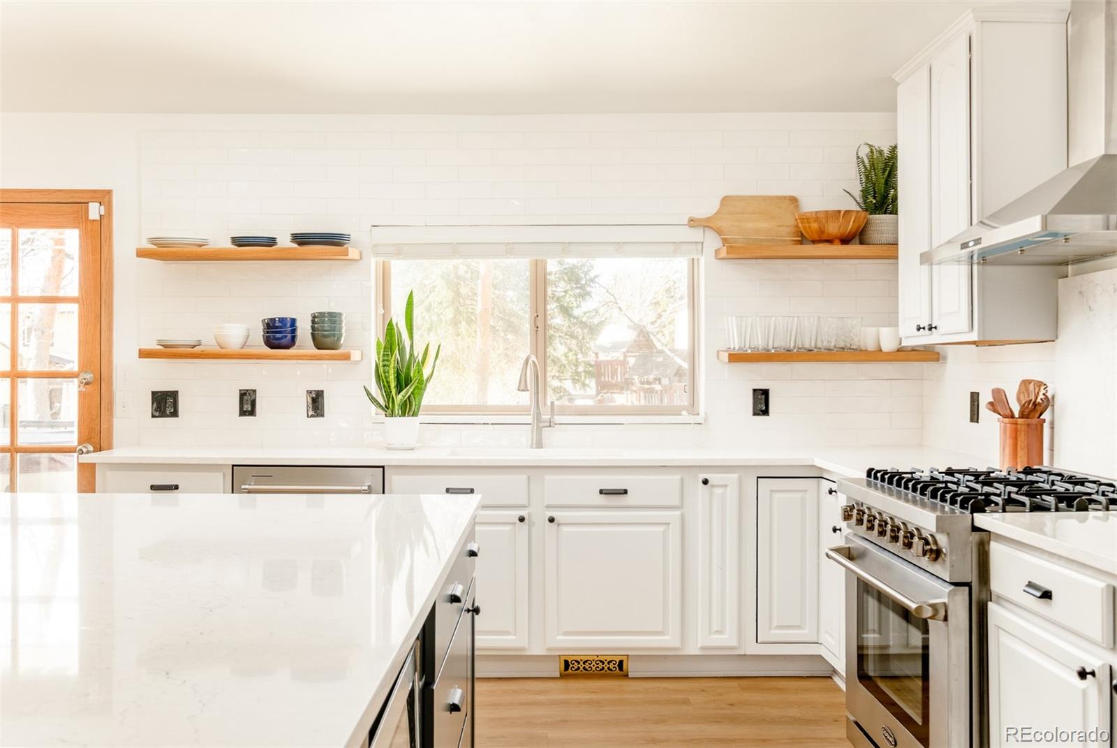 MLS Image #4 for 5462 w geddes place,littleton, Colorado