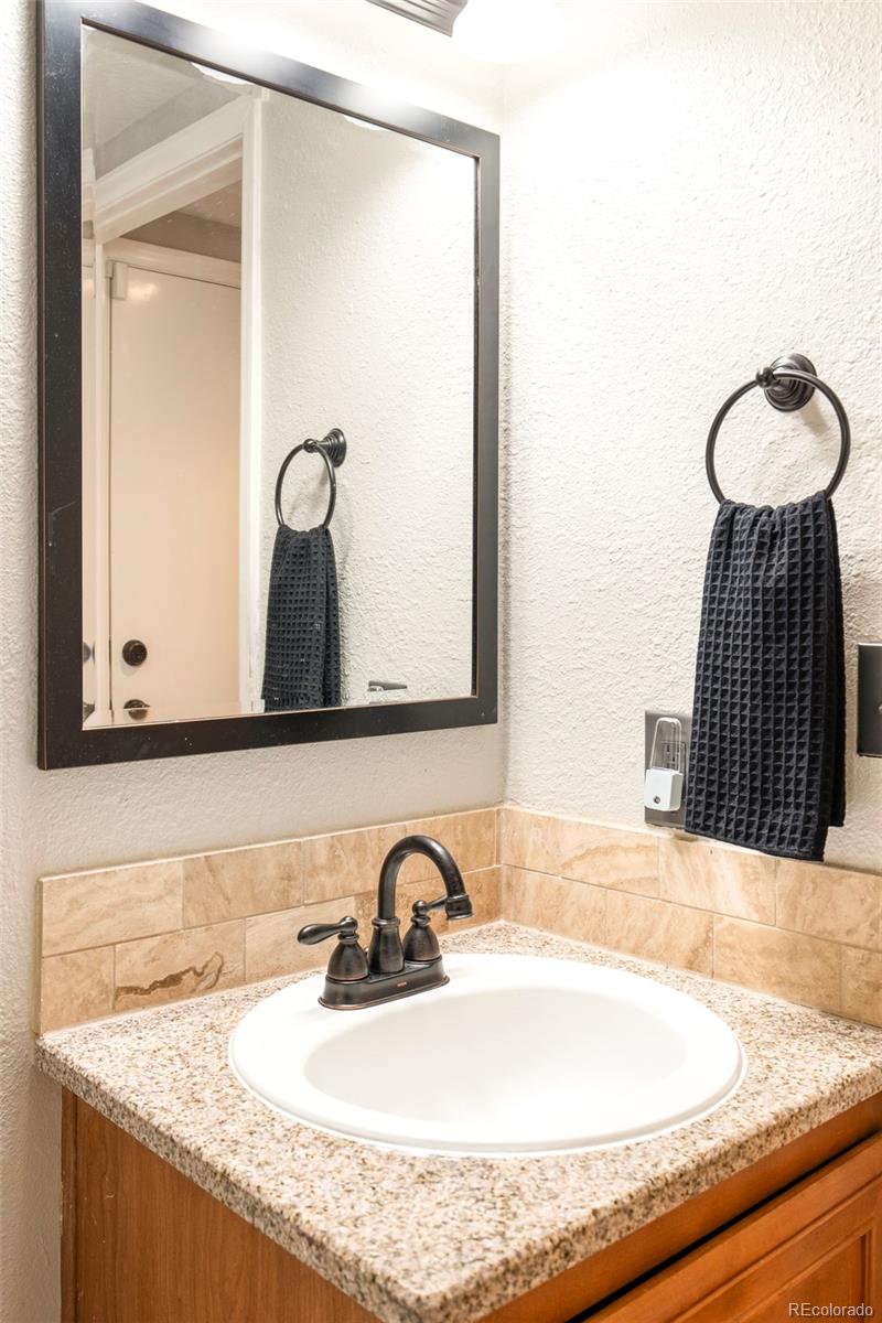 MLS Image #12 for 22298 e lake avenue,centennial, Colorado