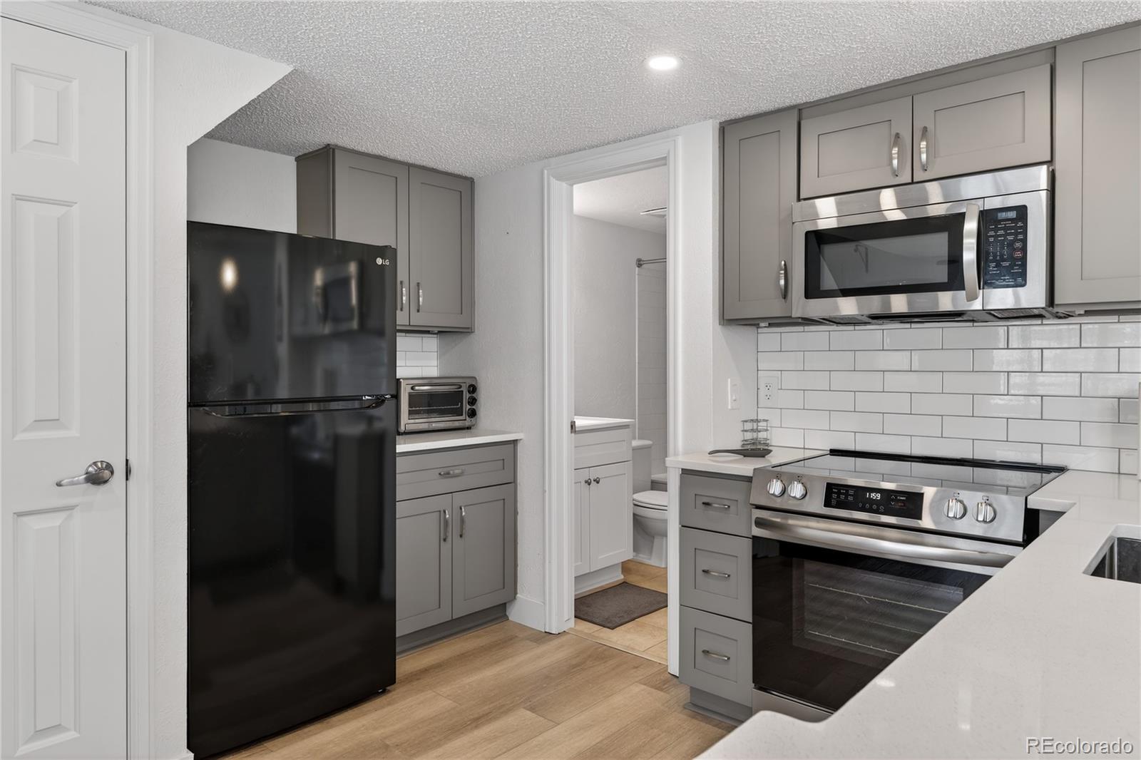 MLS Image #6 for 8500 e jefferson avenue 8b,denver, Colorado