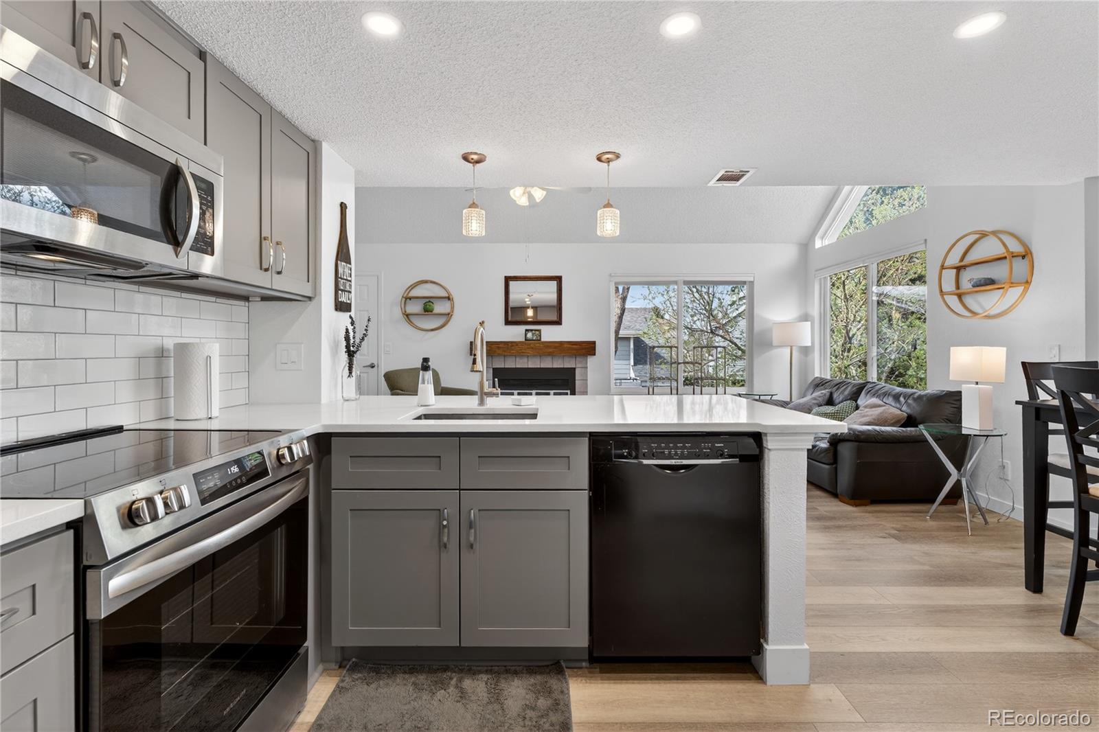 MLS Image #7 for 8500 e jefferson avenue 8b,denver, Colorado