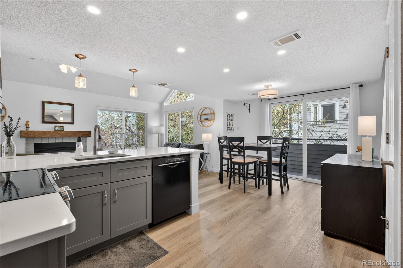 MLS Image #8 for 8500 e jefferson avenue 8b,denver, Colorado