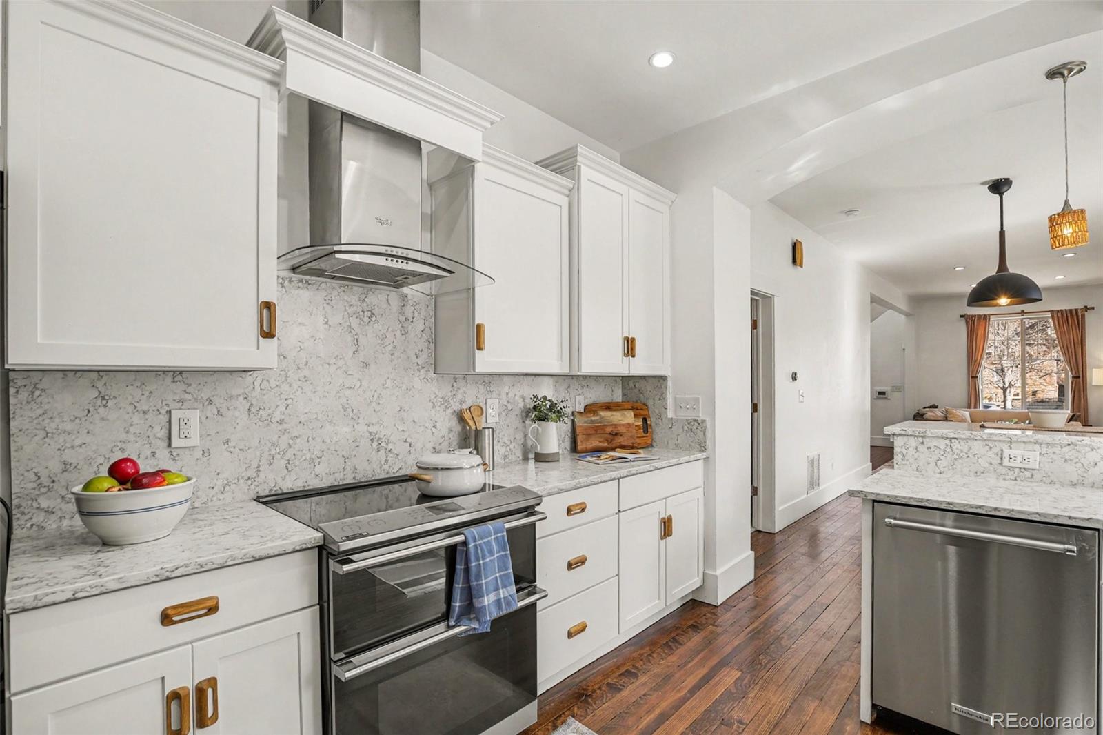 MLS Image #10 for 3131 n franklin street,denver, Colorado