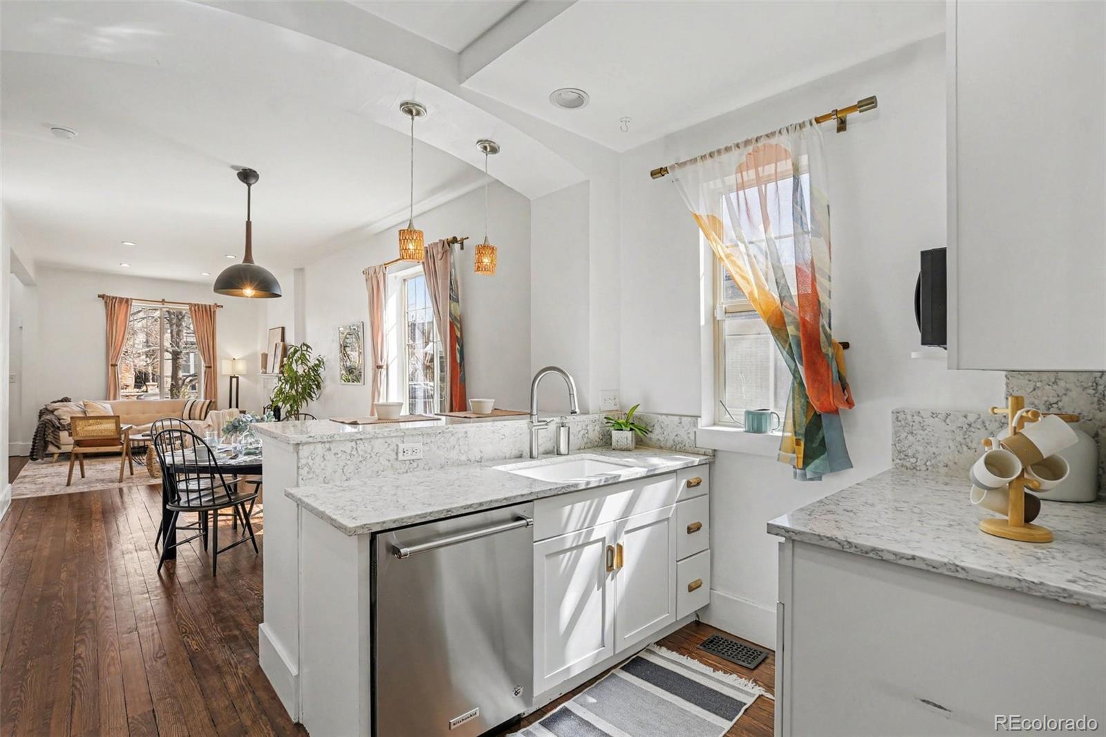 MLS Image #11 for 3131 n franklin street,denver, Colorado